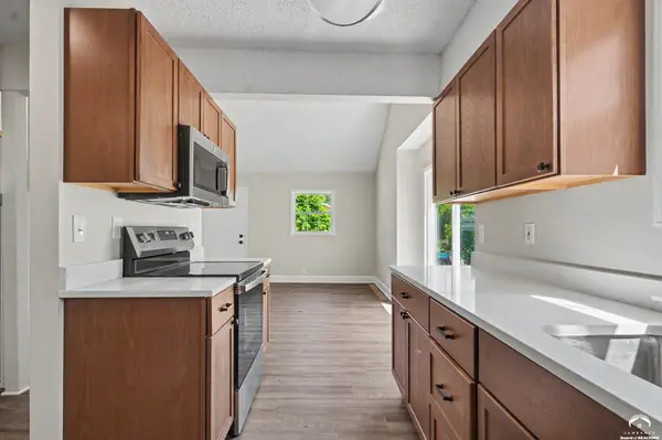 2527 Morningside DR, Lawrence, KS 66047