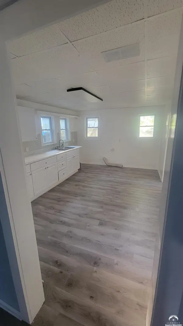 223 SW Harrison ST, Topeka, KS 66603