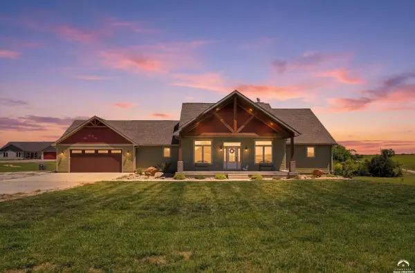 7630 SE Berryton RD, Berryton, KS 66409