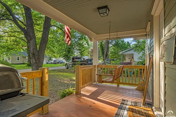 302 Masche ST, Silver Lake, KS 66539