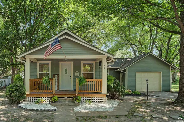 302 Masche ST, Silver Lake, KS 66539