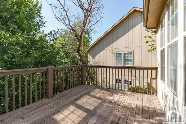 1465 Legends CIR, Lawrence, KS 66049