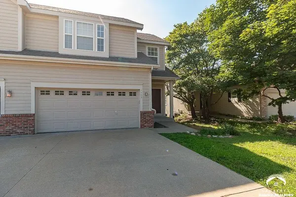 1465 Legends CIR, Lawrence, KS 66049