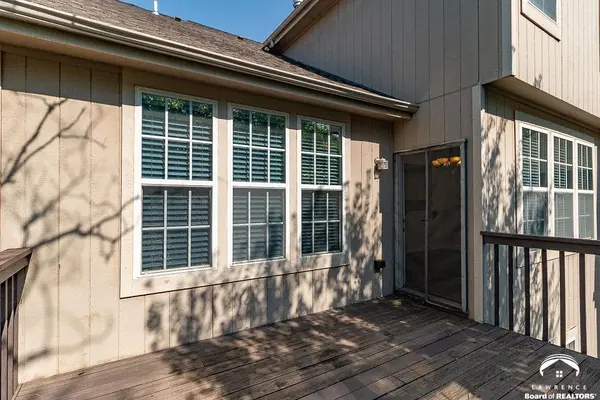 1465 Legends CIR, Lawrence, KS 66049