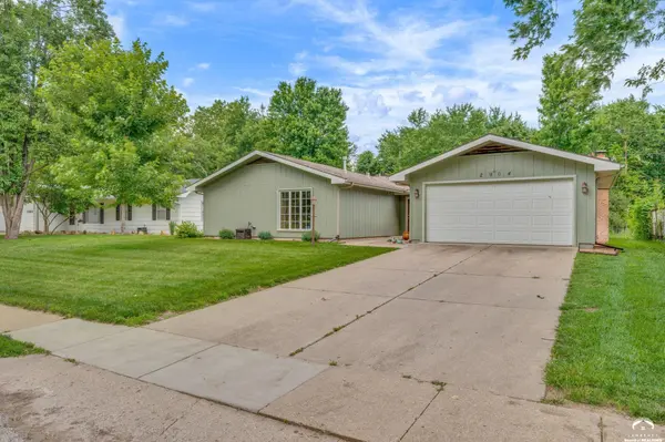 2904 Belle Haven DR, Lawrence, KS 66046