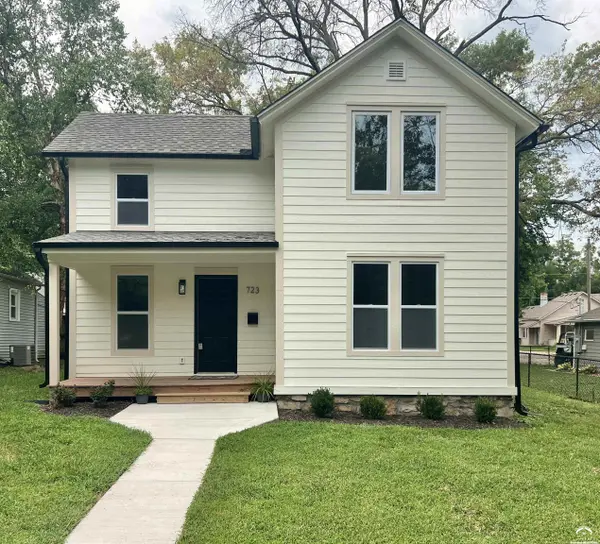 723 Arkansas ST, Lawrence, KS 66044