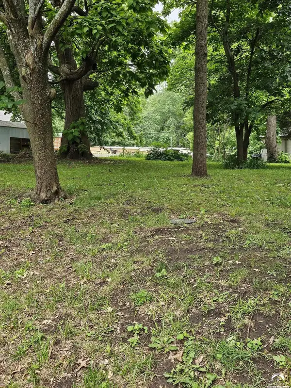 1235 Elm ST, Eudora, KS 66025