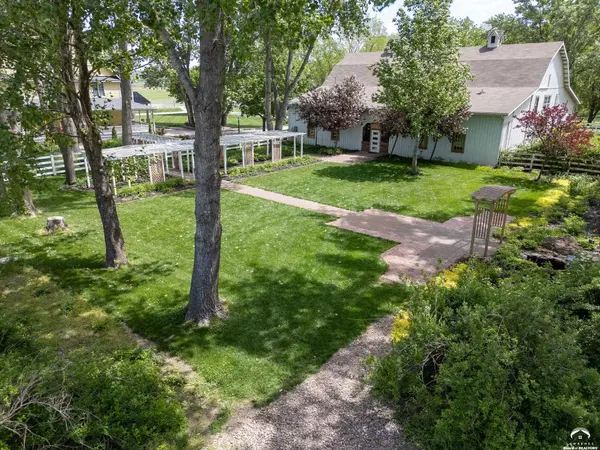 1431 N 1900 RD, Lawrence, KS 66044