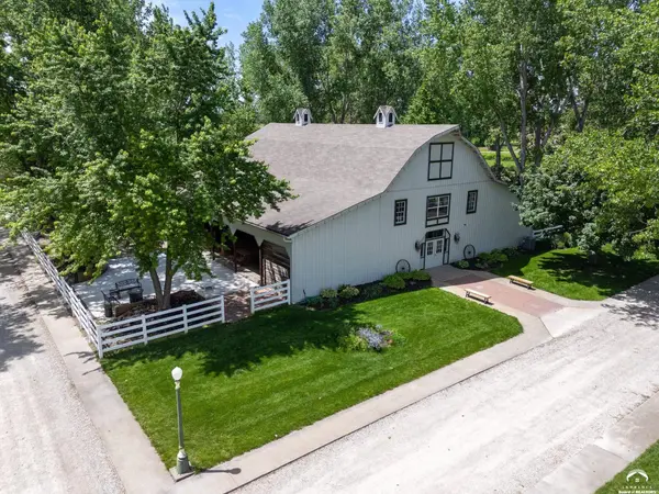 1431 N 1900 RD, Lawrence, KS 66044