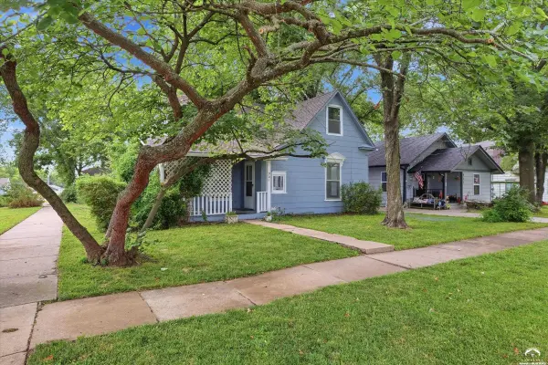901 Pacific AVE, Osawatomie, KS 66064