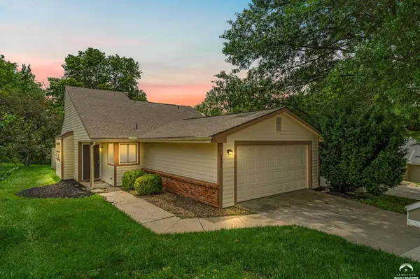 4001 Crossgate CT, Lawrence, KS 66047