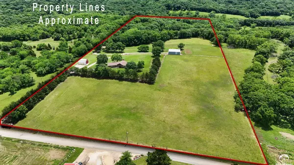 14805 27th ST, Perry, KS 66073