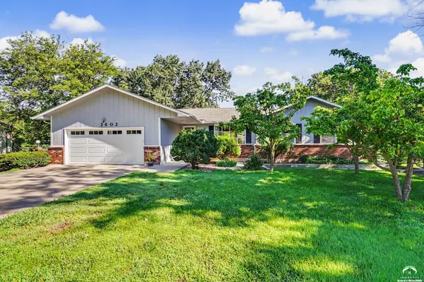2602 Orchard LN, Lawrence, KS 66049