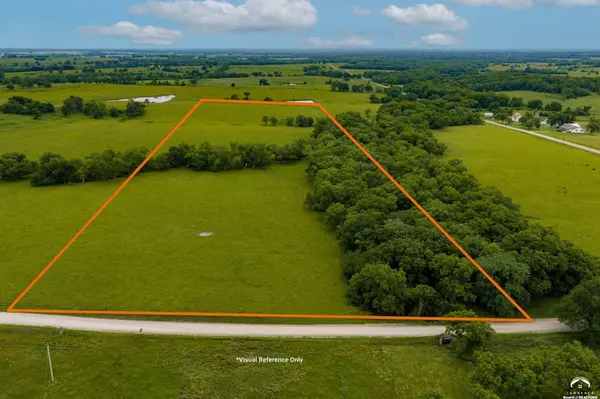 913 N 100 RD, Baldwin City, KS 66006