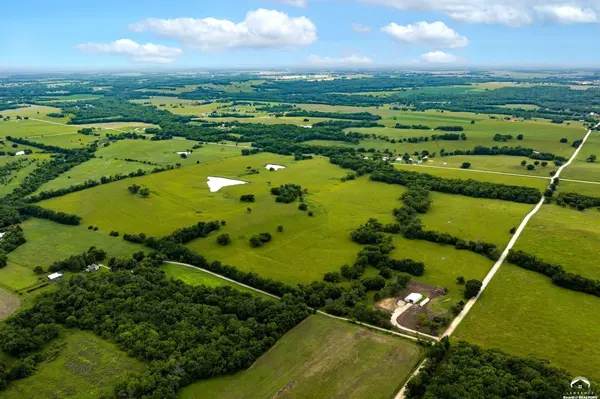 921 N 100 RD, Baldwin City, KS 66006