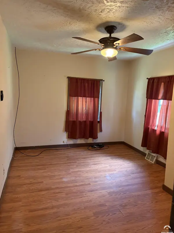 1568 Wellman RD, Lawrence, KS 66044