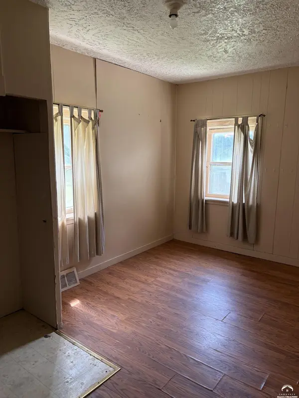 1568 Wellman RD, Lawrence, KS 66044