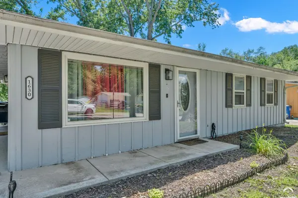 1630 Rose LN, Lawrence, KS 66044
