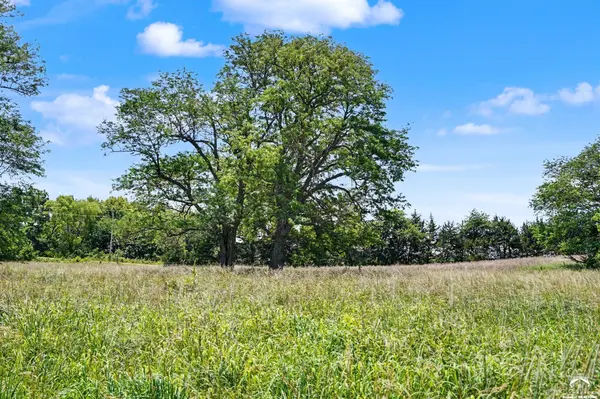 17846 270 RD, Whiting, KS 66552