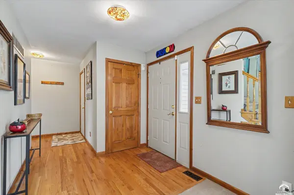 2408 Oxford RD, Lawrence, KS 66049