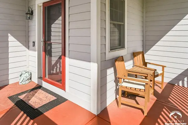 903 N 1464 RD, Lawrence, KS 66049