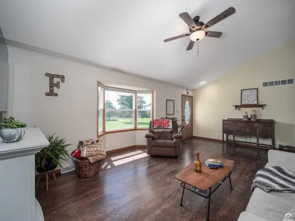10727 SW Auburn RD, Wakarusa, KS 66546