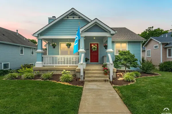 405 Vine DR, Lawrence, KS 66049
