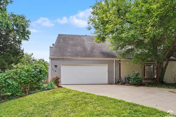 118 Glenview DR, Lawrence, KS 66049