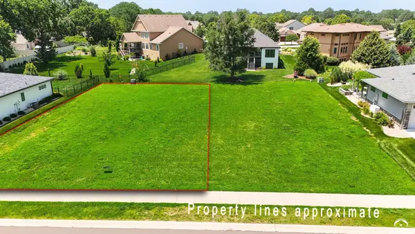 213 Stockade ST, Lawrence, KS 66049