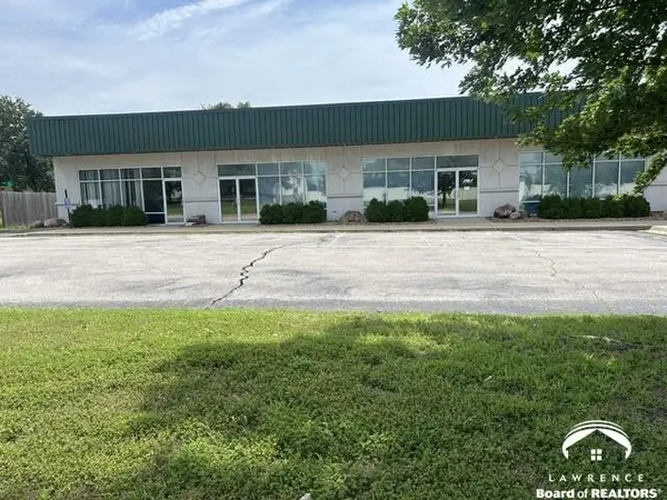 450 N Iowa ST, Lawrence, KS 66049-4020