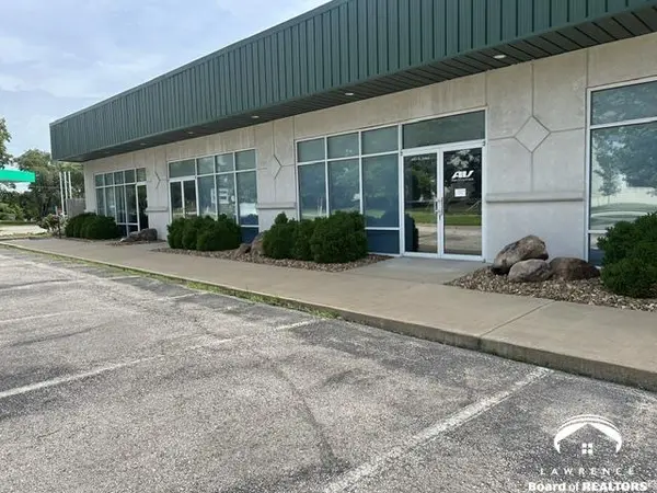 450 N Iowa ST, Lawrence, KS 66049-4020