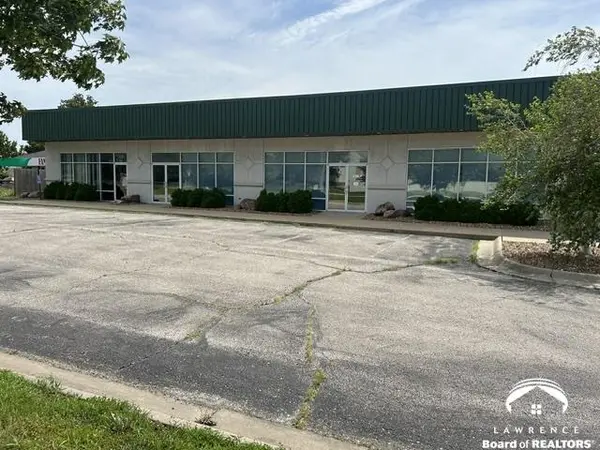 450 N Iowa ST, Lawrence, KS 66049-4020