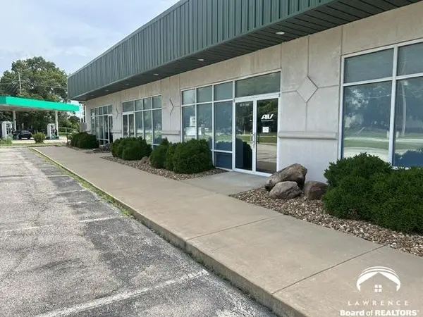 450 N Iowa ST, Lawrence, KS 66049-4020