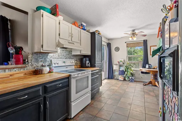 2505 Via Linda DR, Lawrence, KS 66047-3317