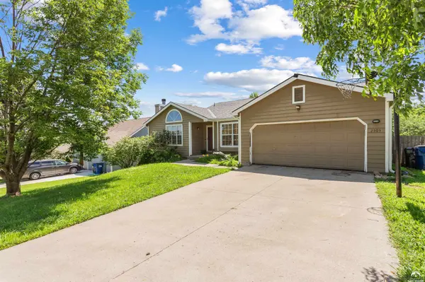 2505 Via Linda DR, Lawrence, KS 66047-3317