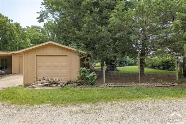 10808 Perry View DR, Ozawkie, KS 66070