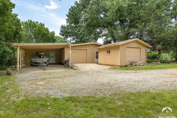 10808 Perry View DR, Ozawkie, KS 66070