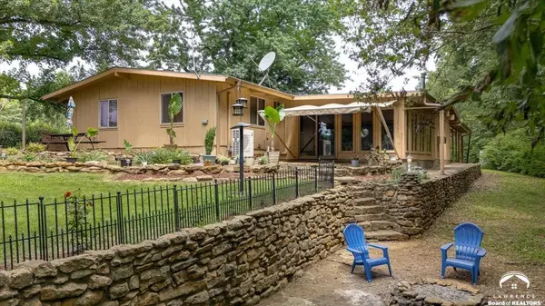 10808 Perry View DR, Ozawkie, KS 66070