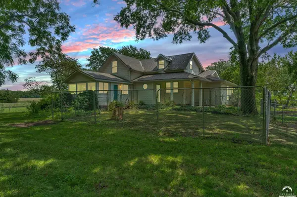 662 E 1452 RD, Baldwin City, KS 66006