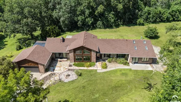 3840 NE Kimbal RD, Topeka, KS 66617