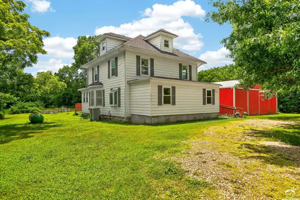 13151 62nd ST, Oskaloosa, KS 66066
