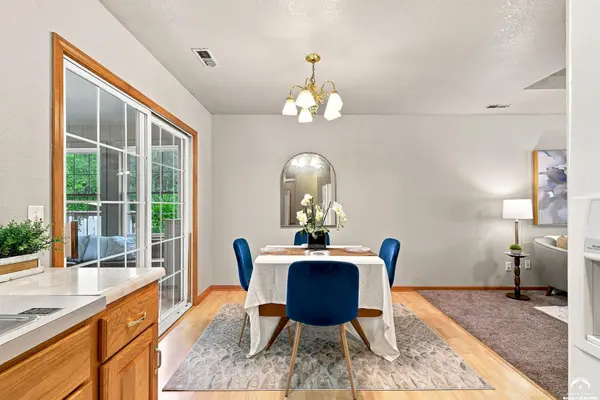 508 River Bend CT, Lawrence, KS 66044