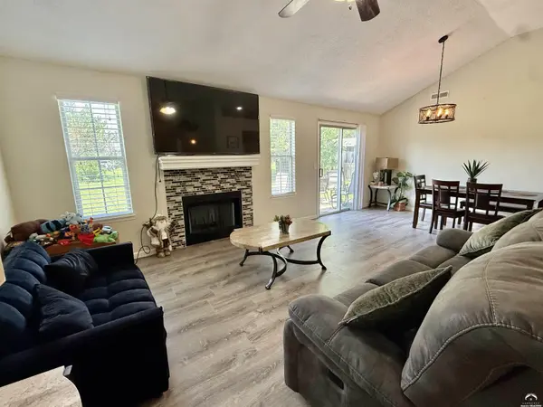 2717 Wildflower DR, Lawrence, KS 66047