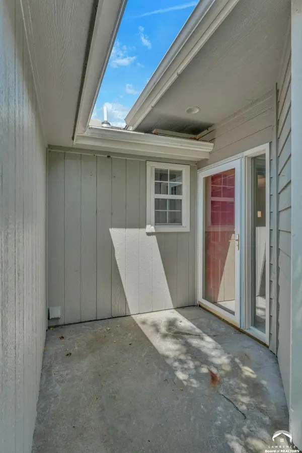 5104 Congressional PL, Lawrence, KS 66049