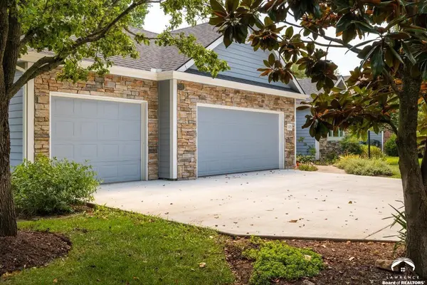 1373 Stonecreek DR, Lawrence, KS 66049