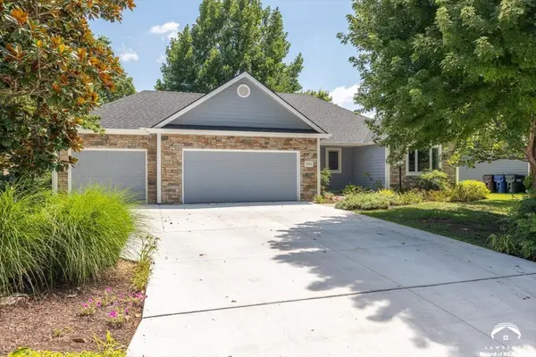 1373 Stonecreek DR, Lawrence, KS 66049