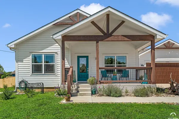 5365 Choctaw LN, Mclouth, KS 66054