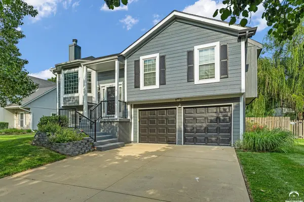 1073 N Logan ST, Olathe, KS 66061