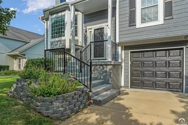 1073 N Logan ST, Olathe, KS 66061