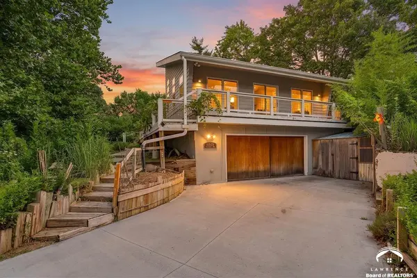 11525 S Clare RD, Olathe, KS 66061